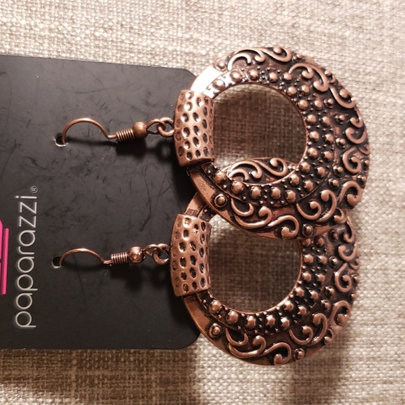 💜Paparazzi Earrings Cooper
